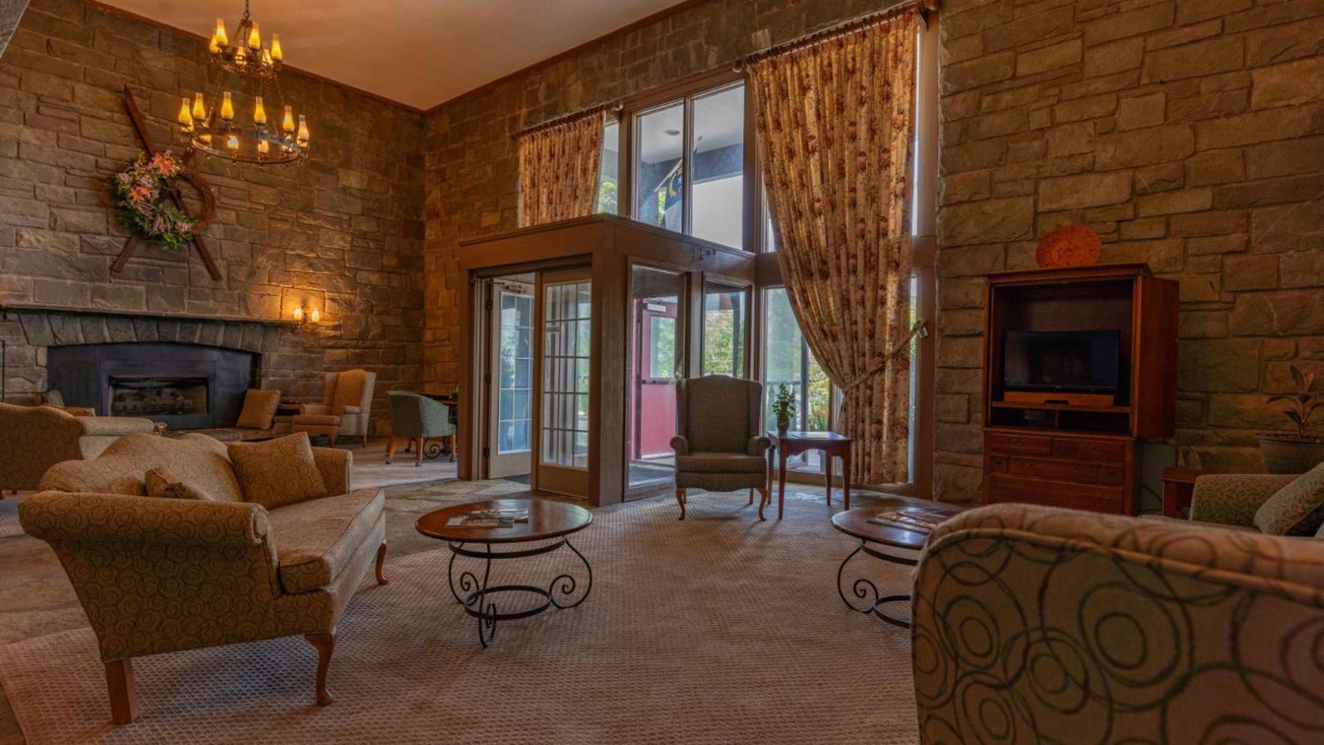 4 Seasons At Beech Mountain Hotel Bagian luar foto
