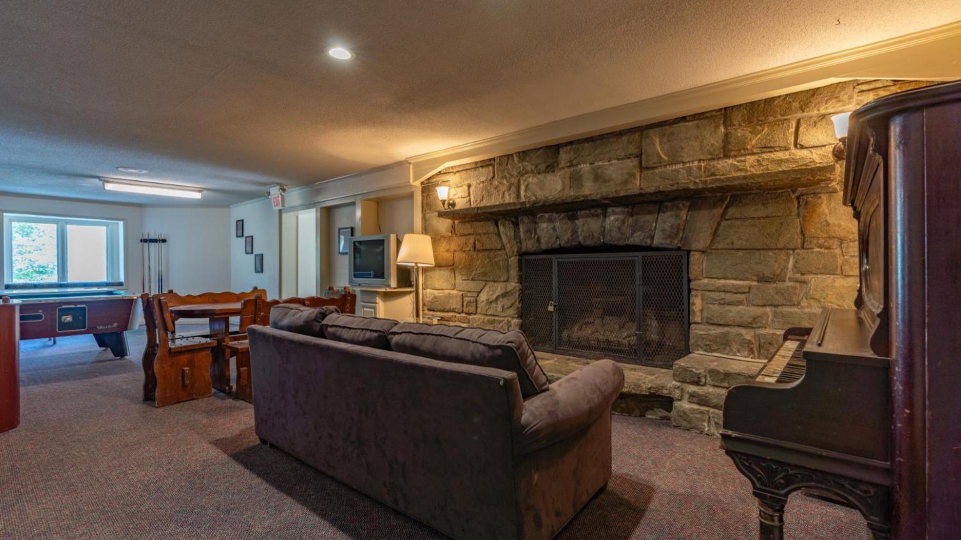 4 Seasons At Beech Mountain Hotel Bagian luar foto