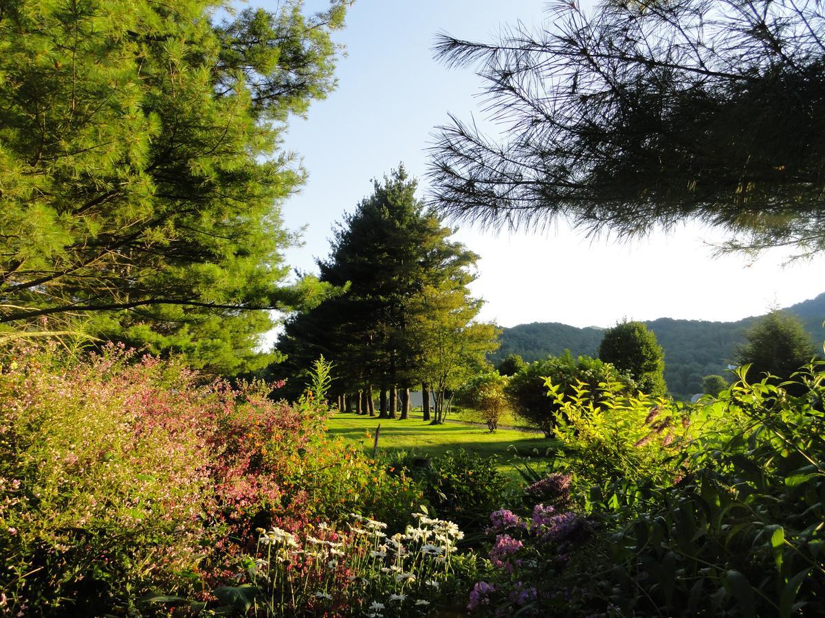 4 Seasons At Beech Mountain Hotel Bagian luar foto